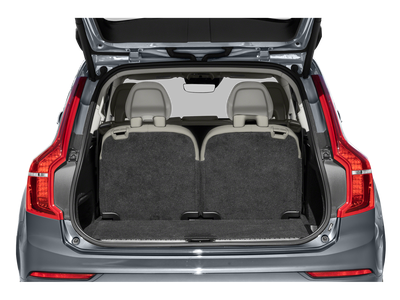 2022 Volvo XC90 T6 Momentum