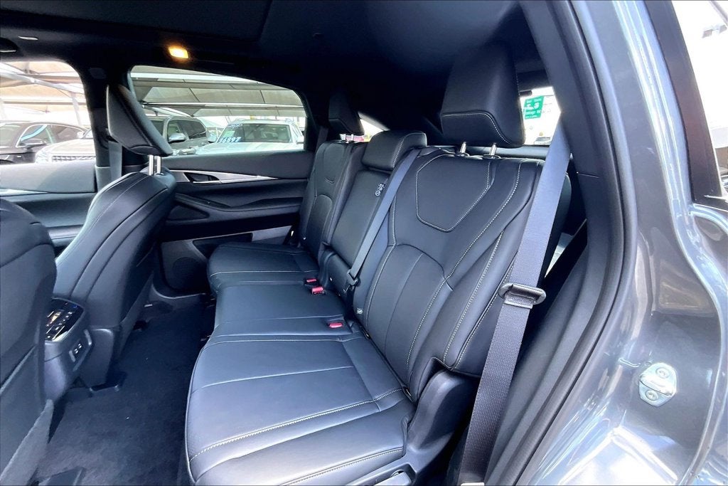 2027 INFINITI QX65 LUXE