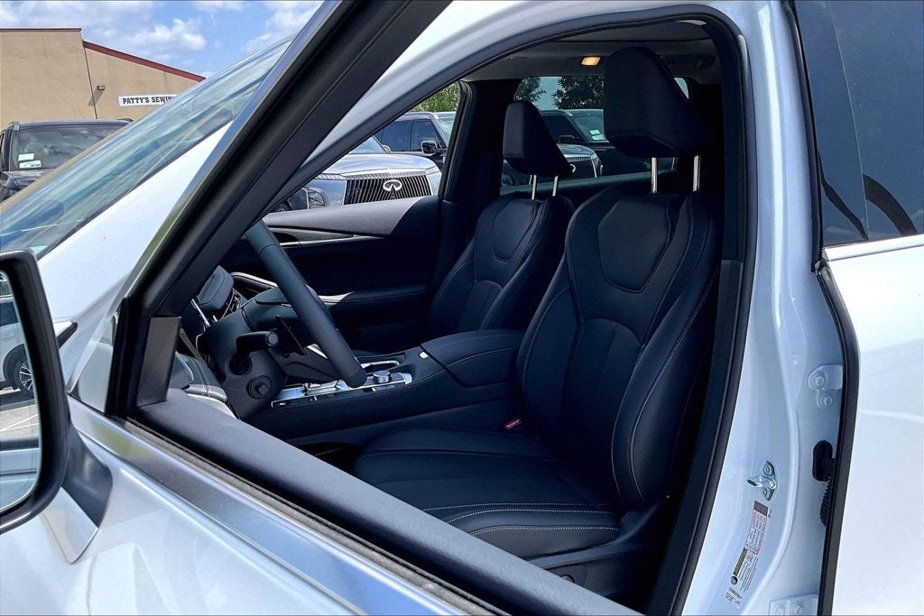 2027 INFINITI QX60 PURE