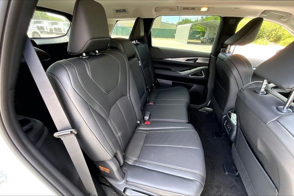 2027 INFINITI QX60 PURE