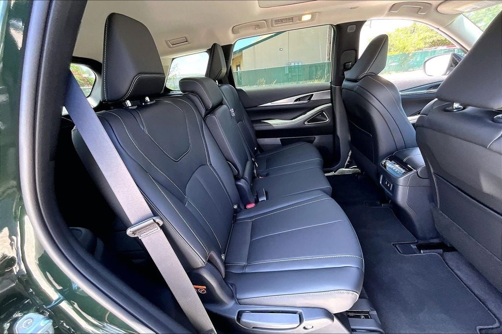 2027 INFINITI QX60 LUXE