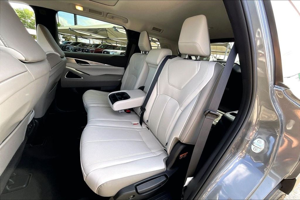 2027 INFINITI QX60 LUXE