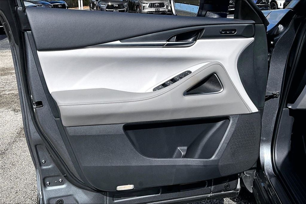 2027 INFINITI QX60 LUXE