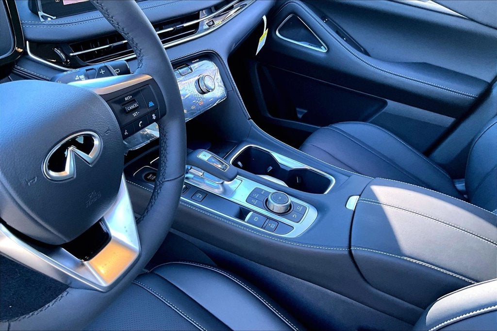 2027 INFINITI QX60 LUXE