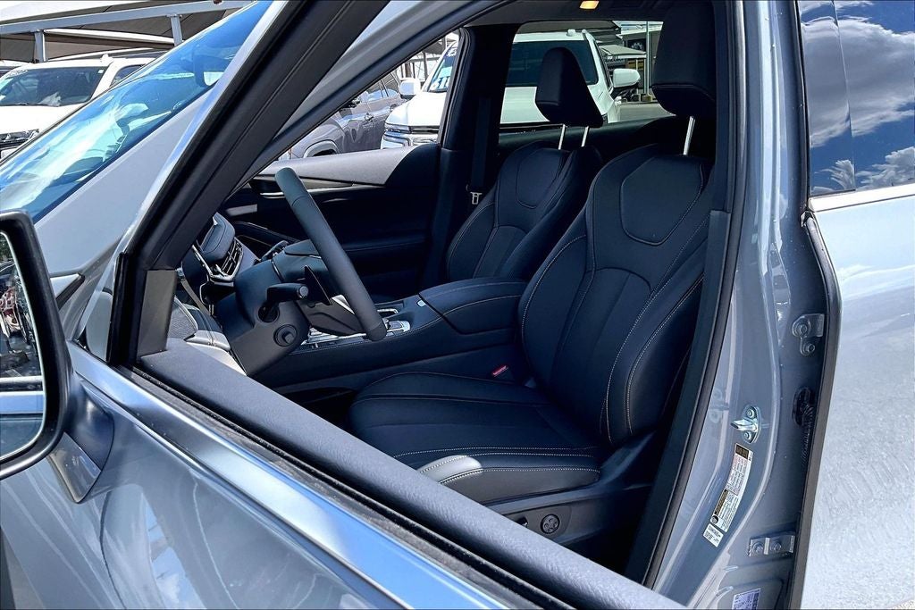 2027 INFINITI QX60 LUXE