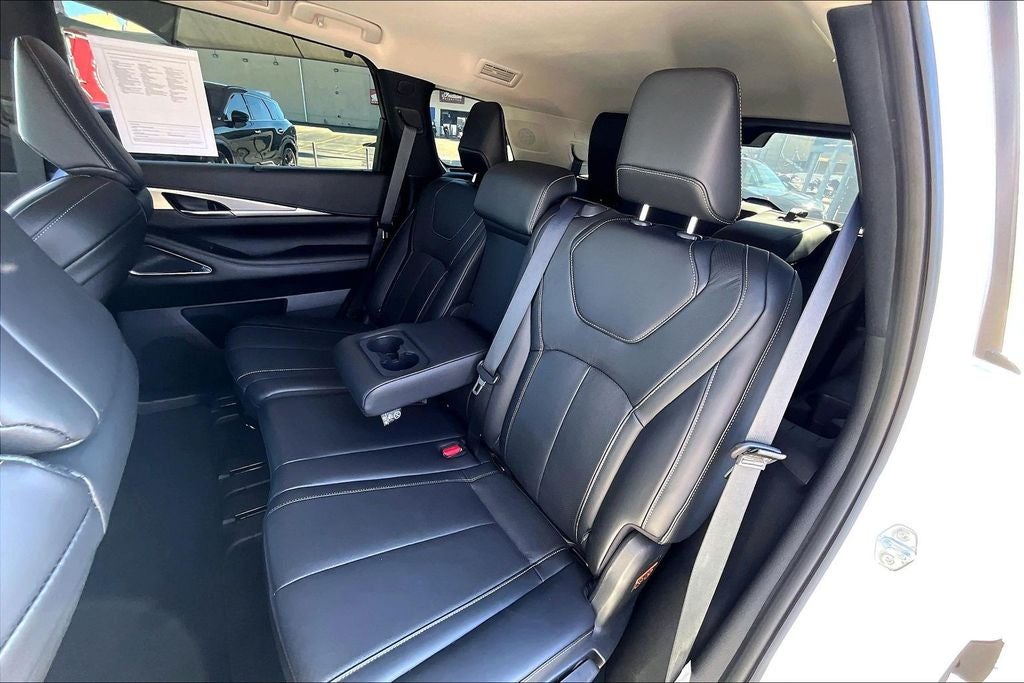 2025 INFINITI QX60 LUXE