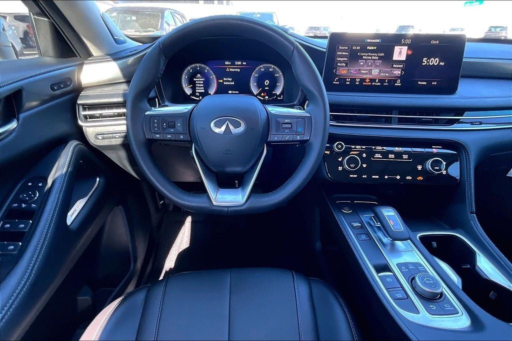 2025 INFINITI QX60 LUXE