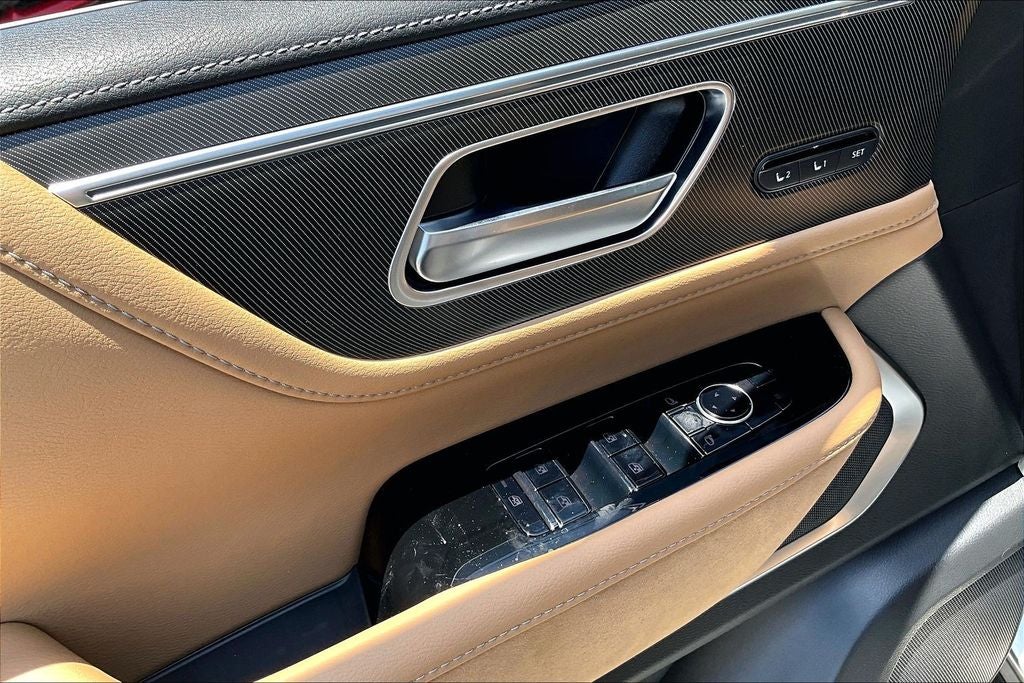 2027 INFINITI QX80 LUXE