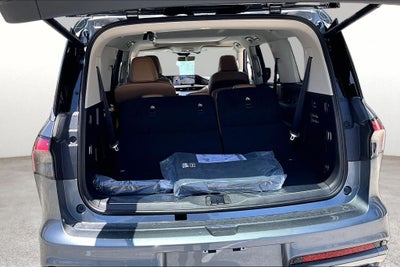 2027 INFINITI QX80 LUXE