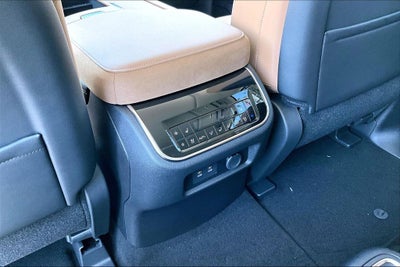 2027 INFINITI QX80 LUXE