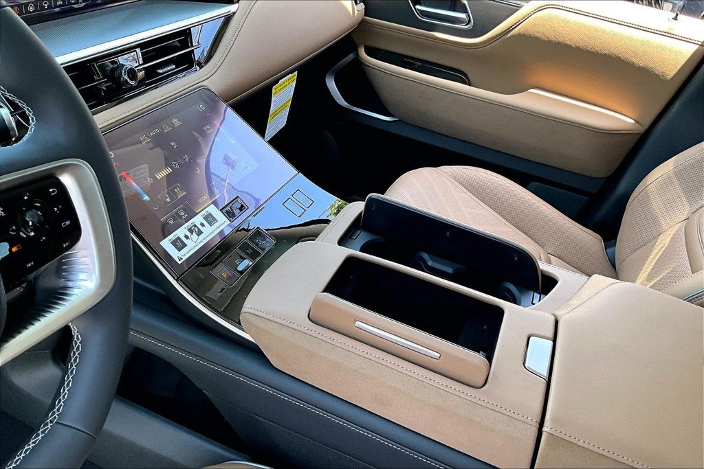 2027 INFINITI QX80 LUXE