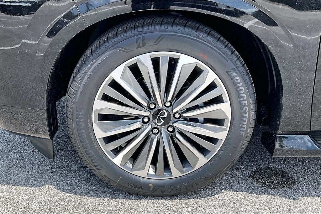 2027 INFINITI QX80 LUXE
