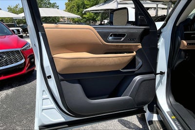 2027 INFINITI QX80 LUXE