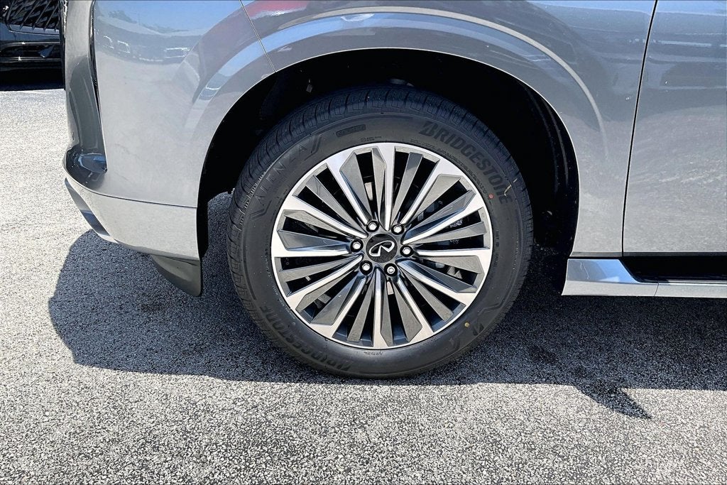 2027 INFINITI QX80 LUXE
