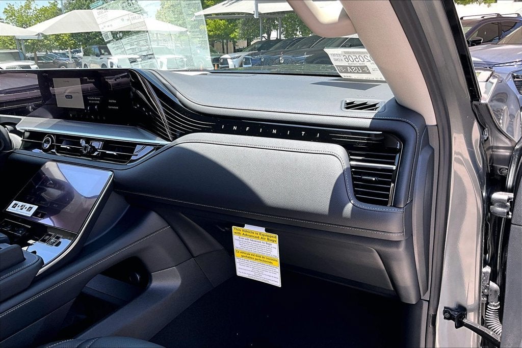 2027 INFINITI QX80 LUXE