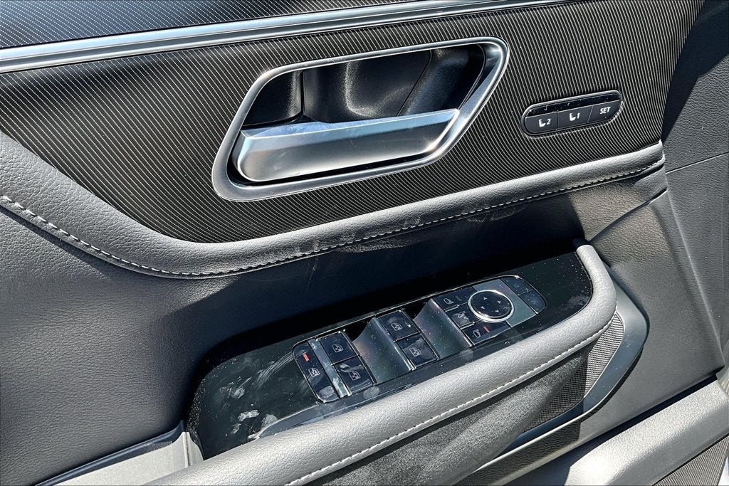 2027 INFINITI QX80 LUXE