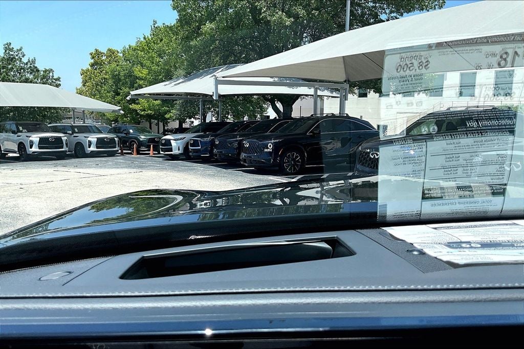 2027 INFINITI QX80 LUXE
