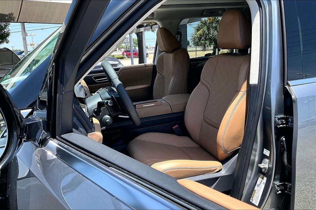 2027 INFINITI QX80 LUXE