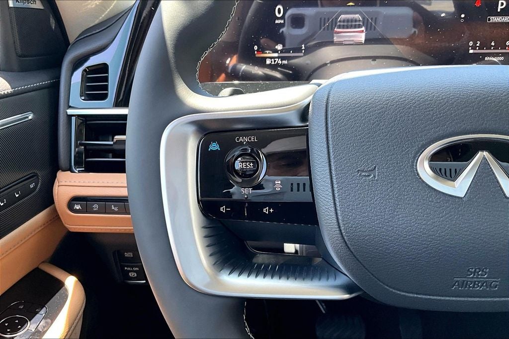 2027 INFINITI QX80 LUXE