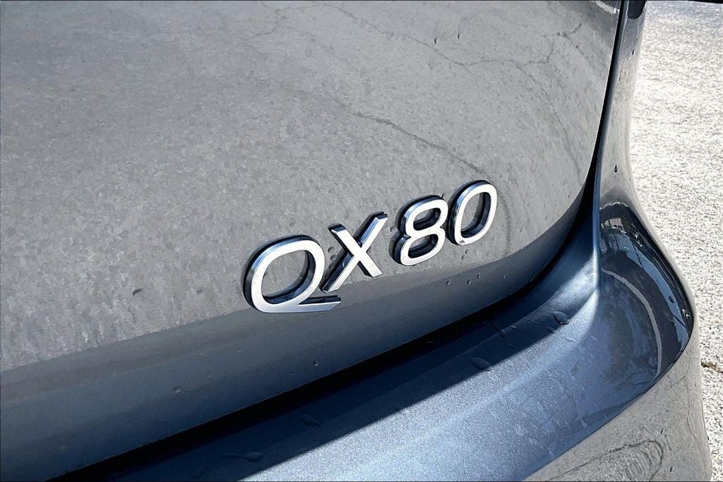 2027 INFINITI QX80 LUXE