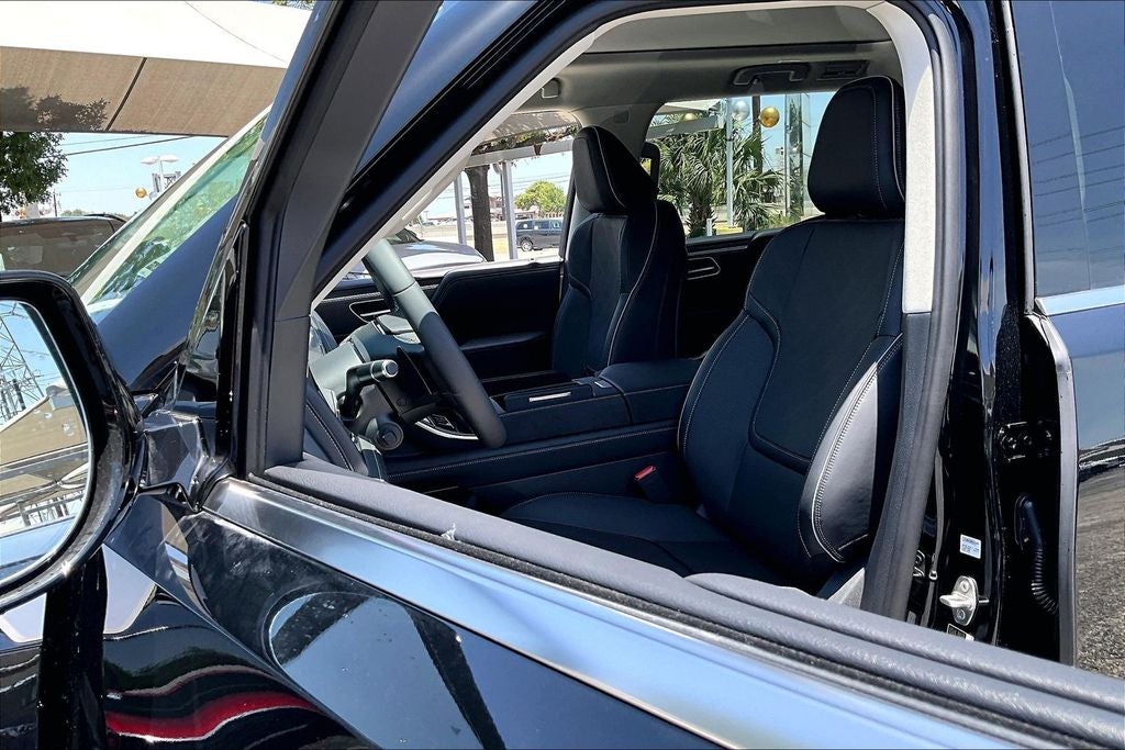 2027 INFINITI QX80 LUXE