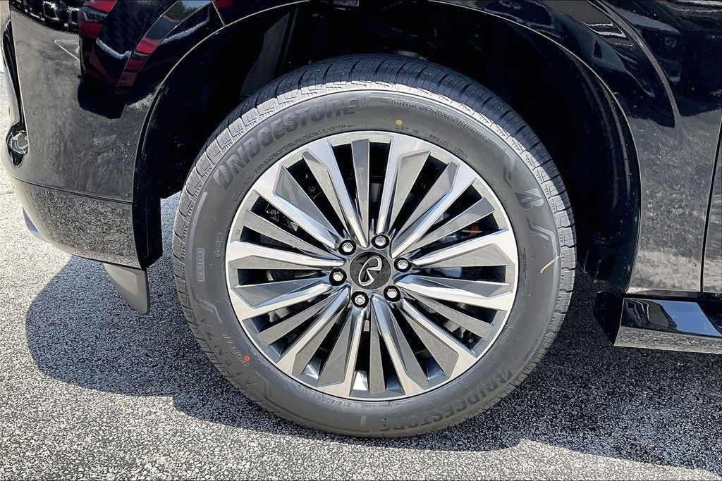 2027 INFINITI QX80 LUXE