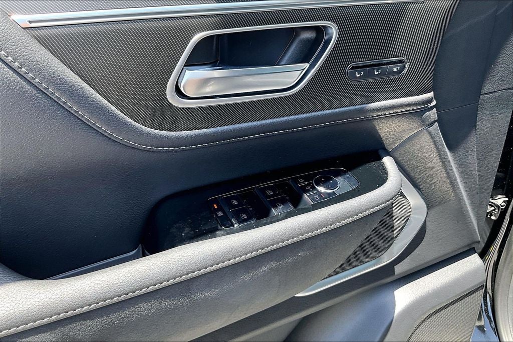 2027 INFINITI QX80 LUXE