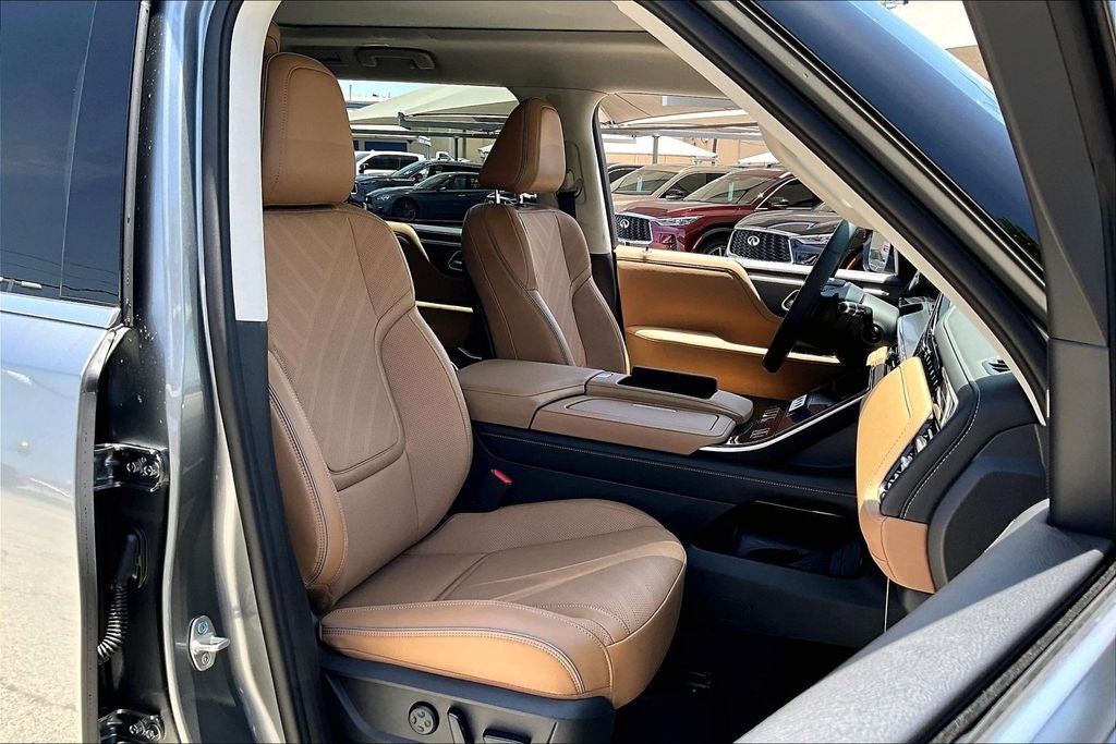 2027 INFINITI QX80 LUXE