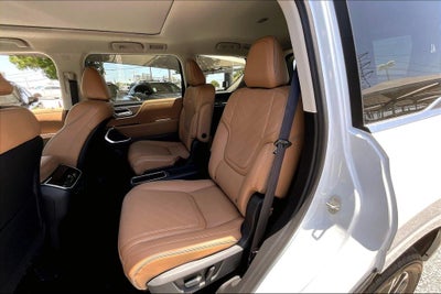 2027 INFINITI QX80 LUXE