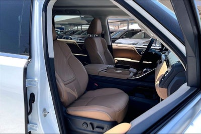 2027 INFINITI QX80 LUXE