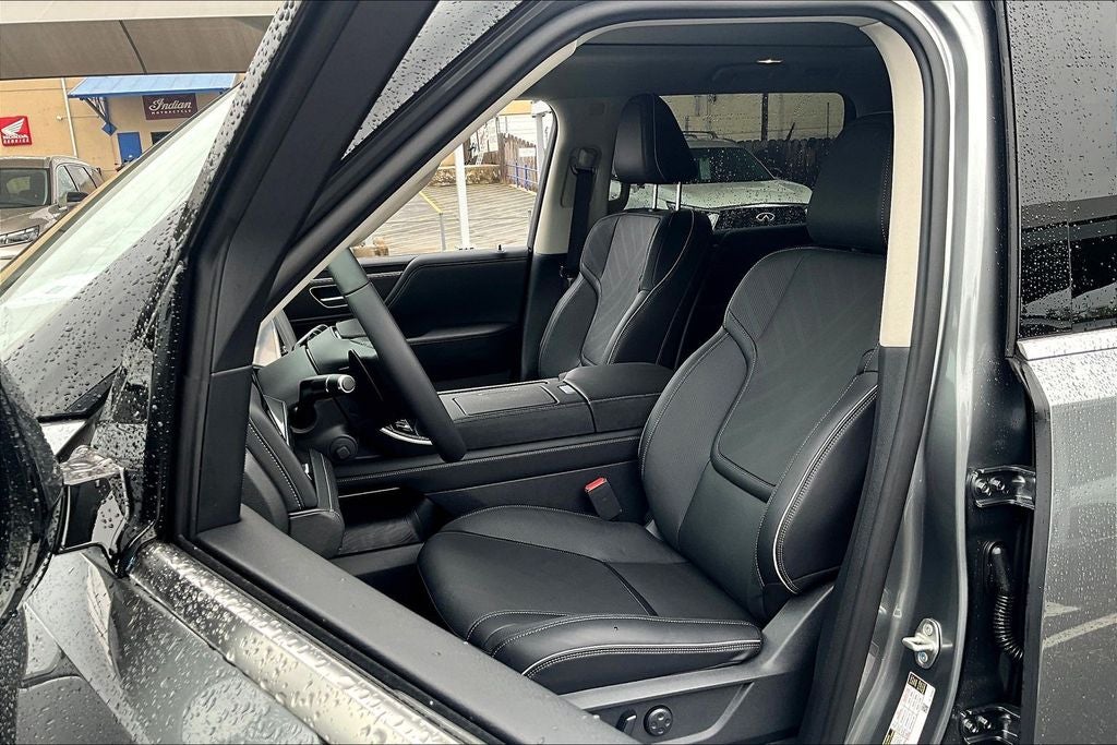 2026 INFINITI QX80 LUXE