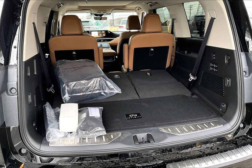 2026 INFINITI QX80 LUXE