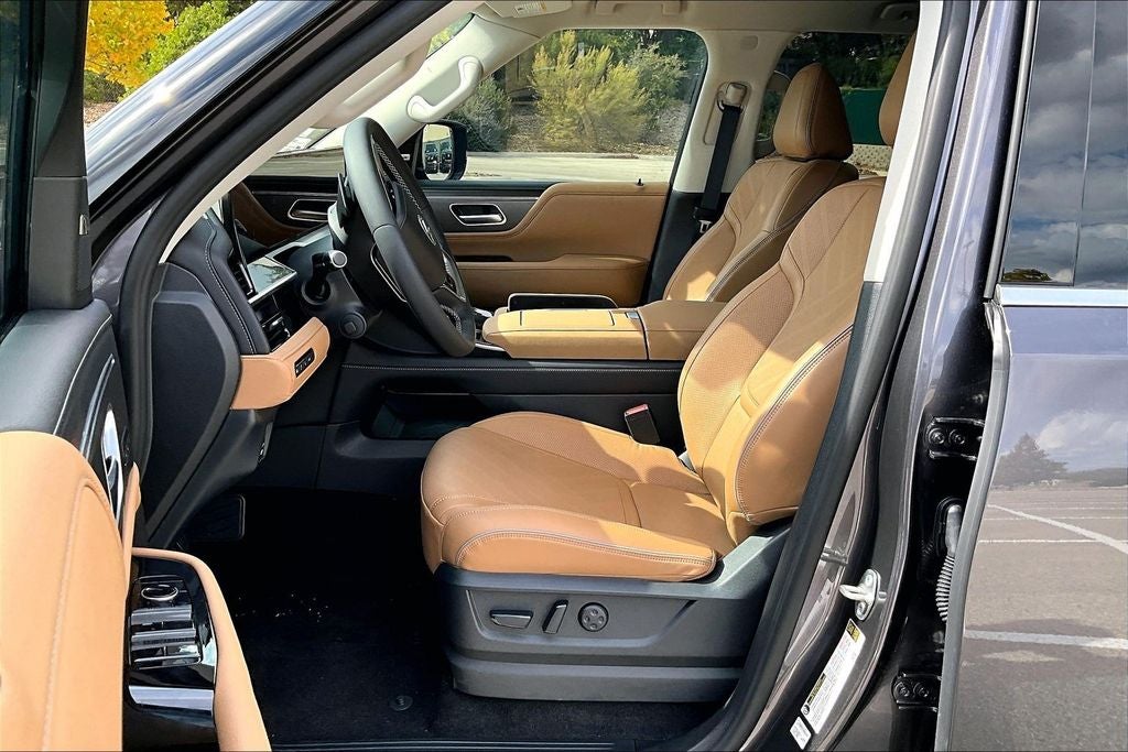 2026 INFINITI QX80 LUXE