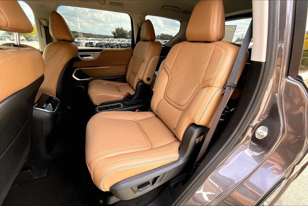 2026 INFINITI QX80 LUXE