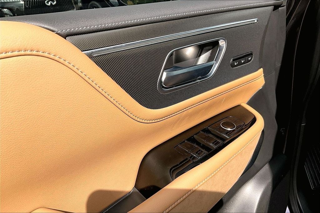 2026 INFINITI QX80 LUXE