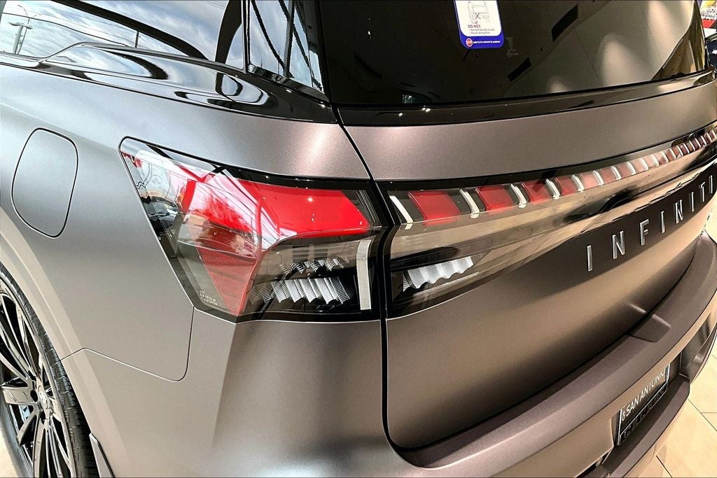 2026 INFINITI QX80 LUXE