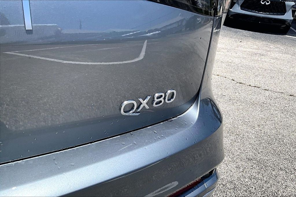 2027 INFINITI QX80 LUXE