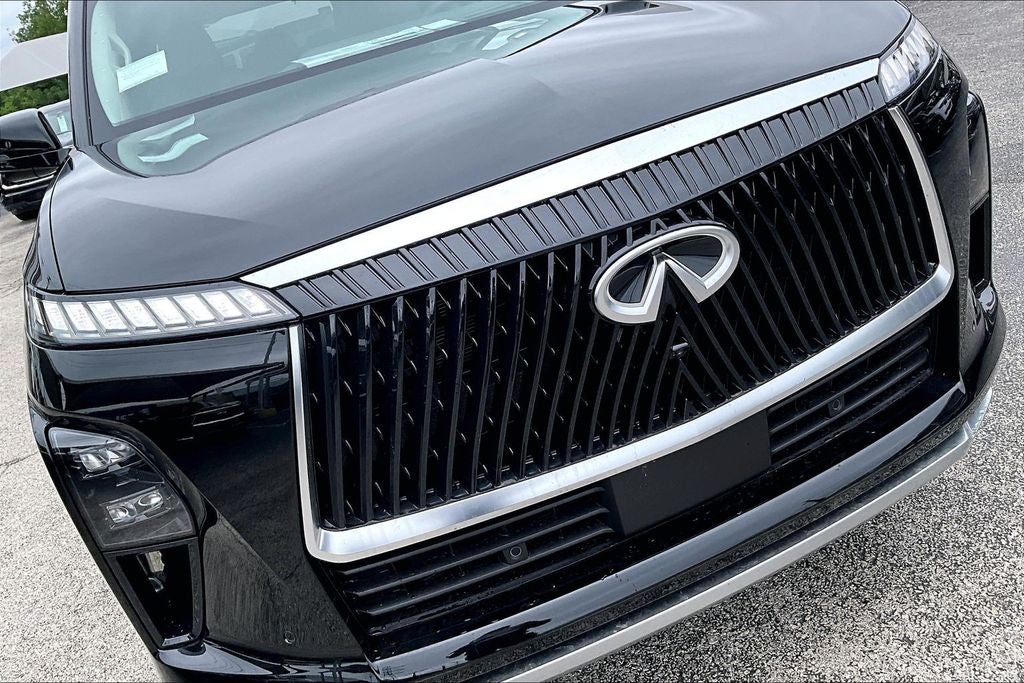2026 INFINITI QX80 LUXE