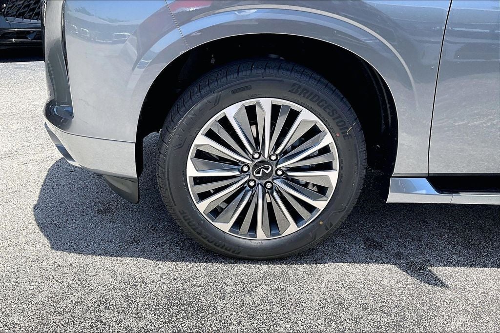 2027 INFINITI QX80 LUXE