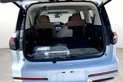 2027 INFINITI QX80 LUXE