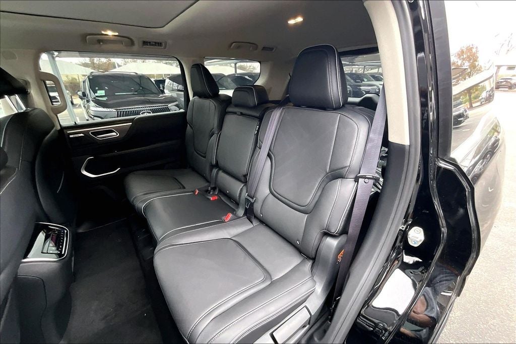 2026 INFINITI QX80 LUXE