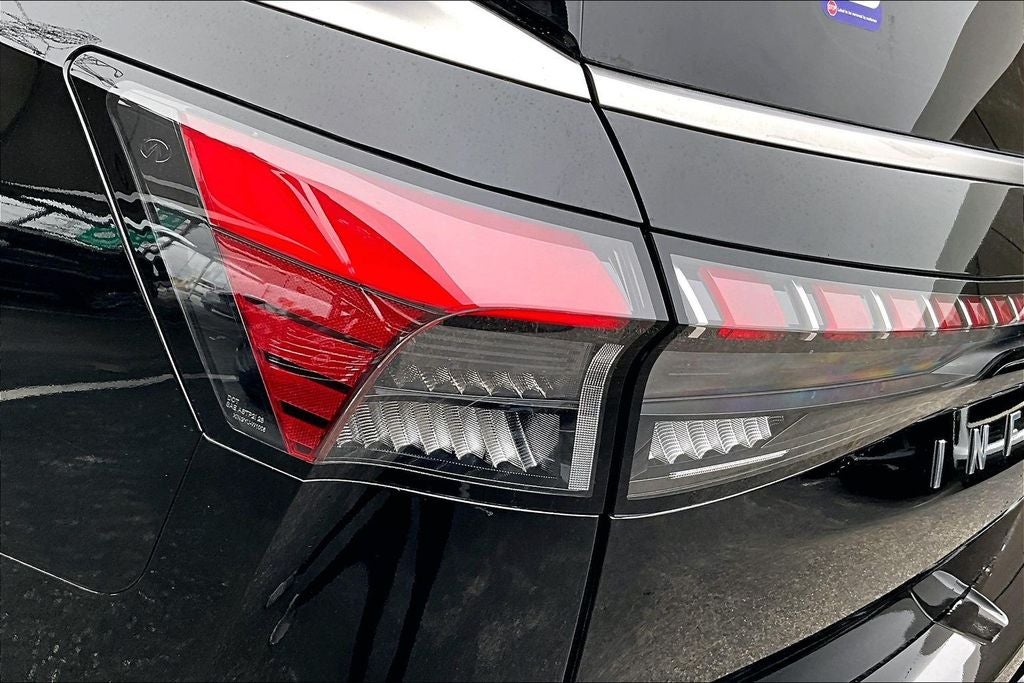 2026 INFINITI QX80 LUXE