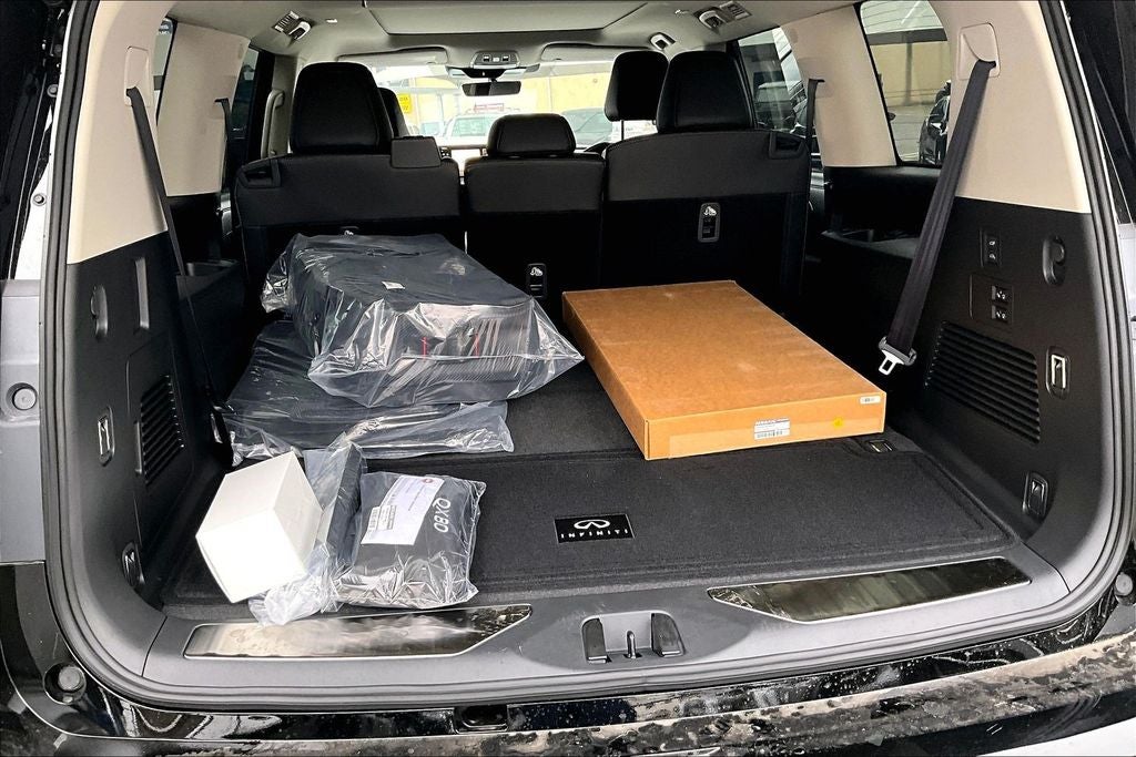 2026 INFINITI QX80 LUXE