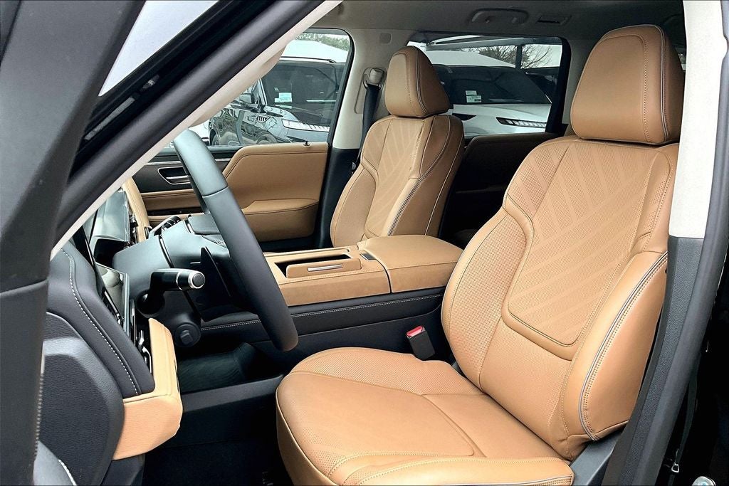 2026 INFINITI QX80 LUXE