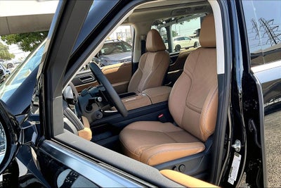 2027 INFINITI QX80 LUXE