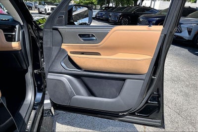 2027 INFINITI QX80 LUXE