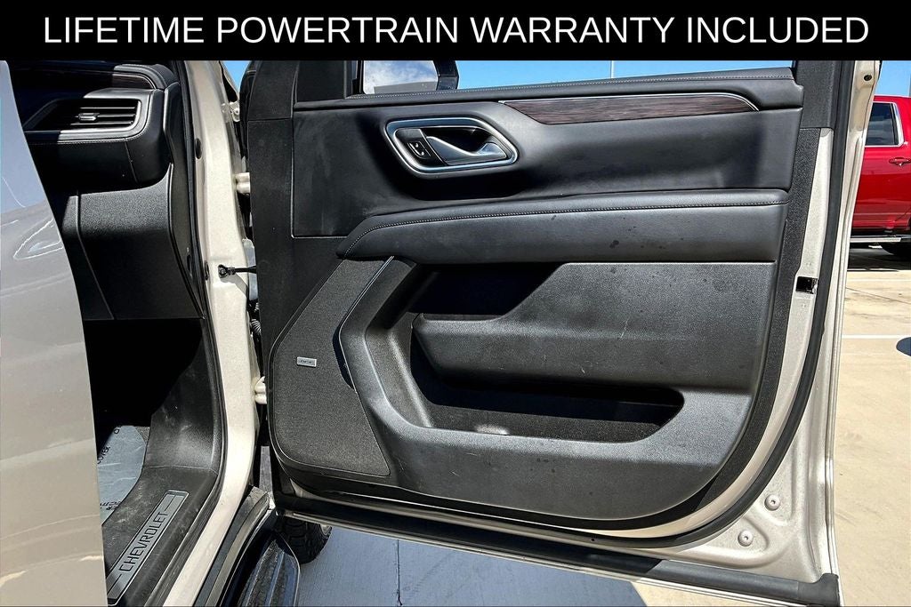 2023 Chevrolet Suburban LT