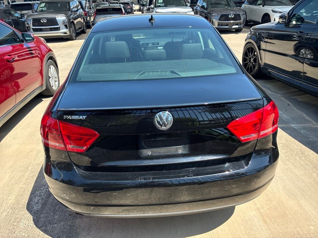 2013 Volkswagen Passat 2.5L Wolfsburg Edition