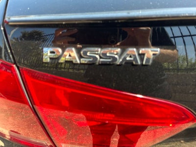 2013 Volkswagen Passat 2.5L Wolfsburg Edition