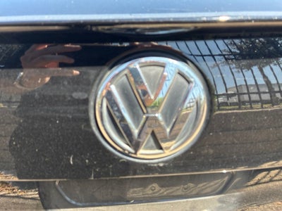 2013 Volkswagen Passat 2.5L Wolfsburg Edition